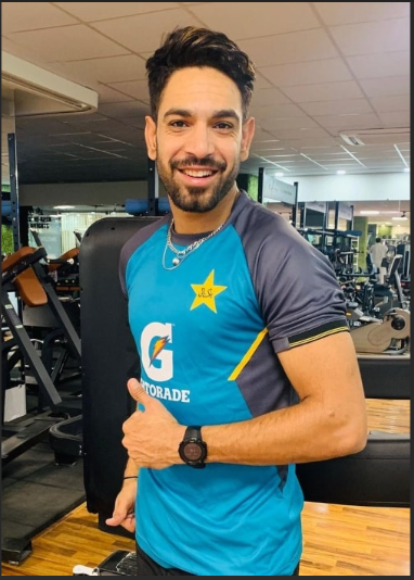 Haris Rauf in Pakistan cricket uniform.
