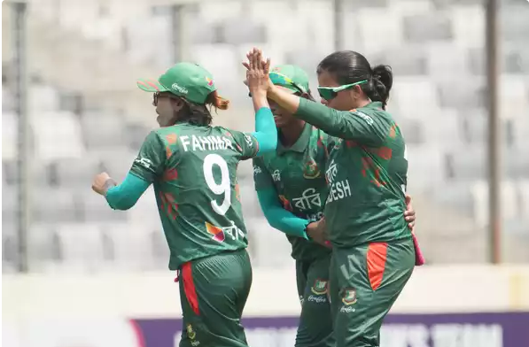 Image of a cricket match between Australia Women and Bangladesh Women, symbolizing the competitive clash discussed in the article.